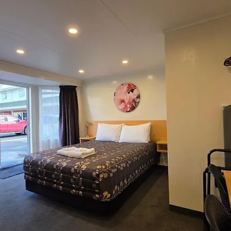 Admirals Motor Lodge-2