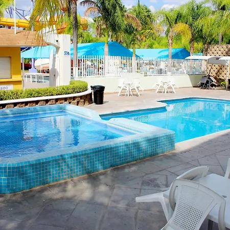 Hotel Splash Inn-3