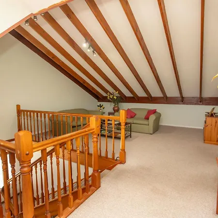 Ainslie Manor Guest House-2