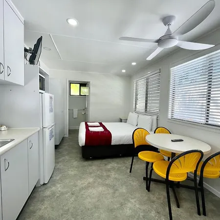 Alex Beach Cabins And Tourist Park-2