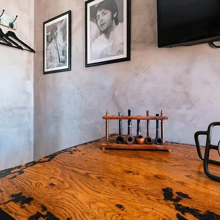Surfers Lodge Peniche-2