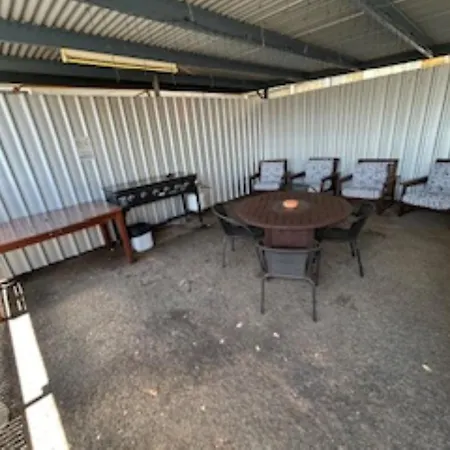 Warren Motor Inn-3