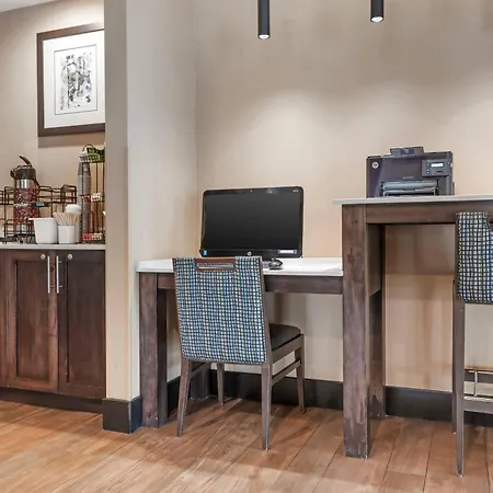 Comfort Inn & Suites Calgary Airport - North-3