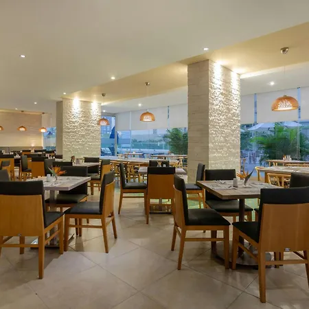 Courtyard By Marriott Santa Marta Resort-3