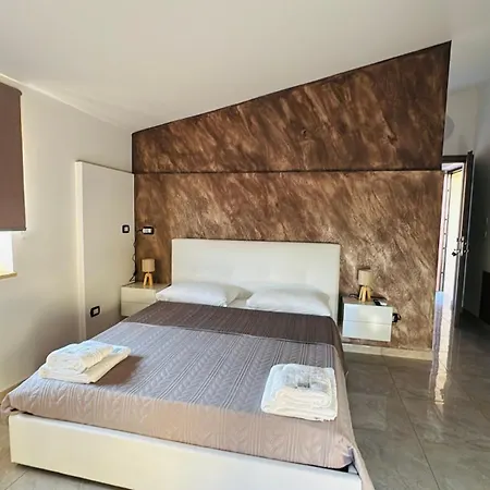 B&B Golden House & Spa-3