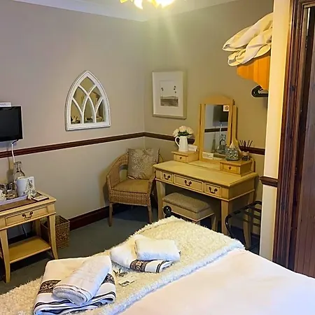 Burnt Mill Cottage-3