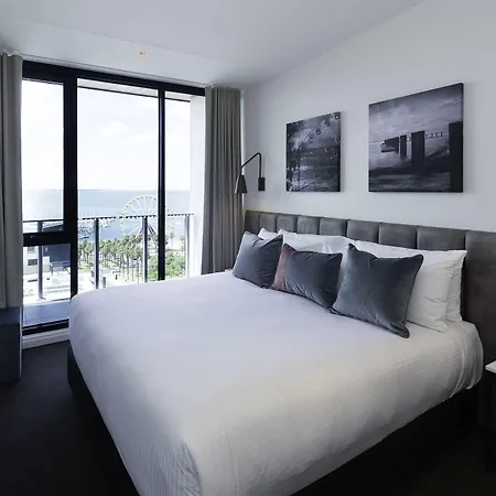 Oaks R Suites Geelong-2