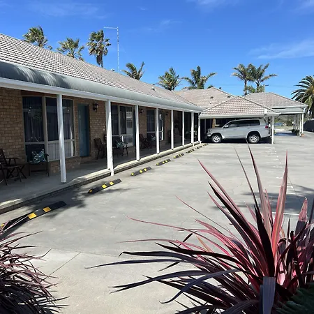 Coastal Waters Motor Inn-3