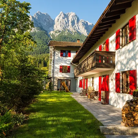 Bayern Resort Hotel - Adults only - mit Zugspitzblick - Eibsee-Nähe - Wellnessbereich - Naturpool im Sommer-2