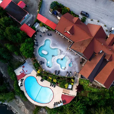 Halcyon Hot Springs Resort-3