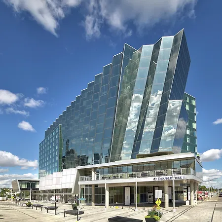 Doubletree By Hilton Edmonton Downtown-3