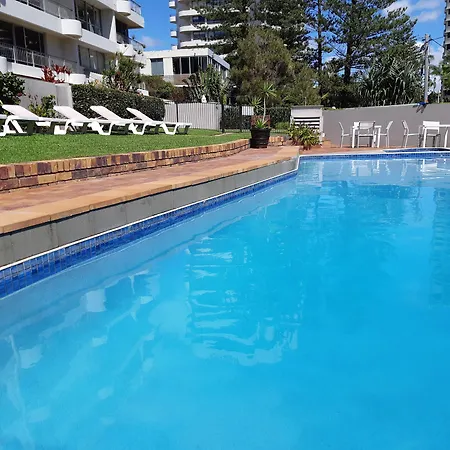 Surfers Chalet-2