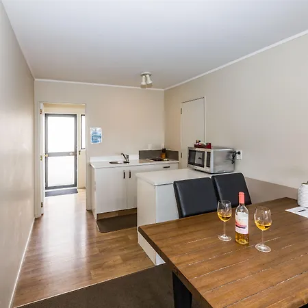 Le Chalet Suisse Motel Taupo-3