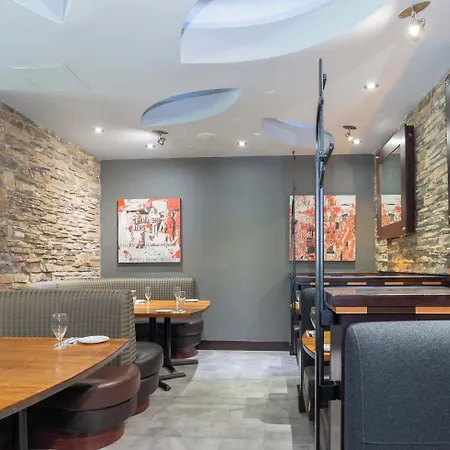 Sandman Signature Surrey-Guildford Suites-3