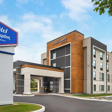 Hampton Inn & Suites Montreal-Dorval-2