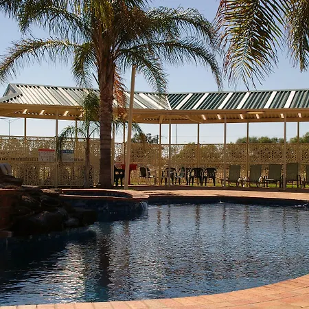 Pines Country Club Motor Inn-2