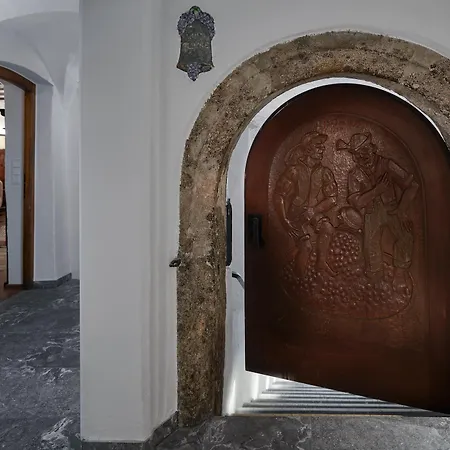 Hotel Schwarzer Adler Innsbruck-3