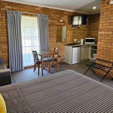 Centrepoint Motel Deniliquin-2