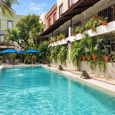 Casa Lotería Sayulita - Family Boutique Hotel with Spacious Full Kitchen Suites, Restaurant, Rooftop Yoga, Pool&Free Parking - 3 min to Beach-2