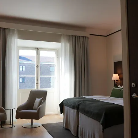 Clarion Hotel Post-3