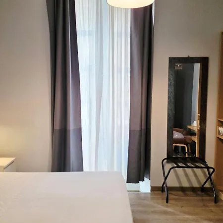 Design 18 Charming Rooms-3