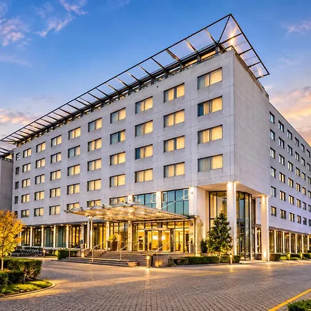 Ramada by Wyndham Amsterdam Airport Schiphol-3