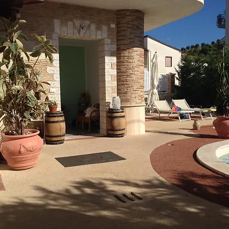 Glamour Bed & Breakfast-3