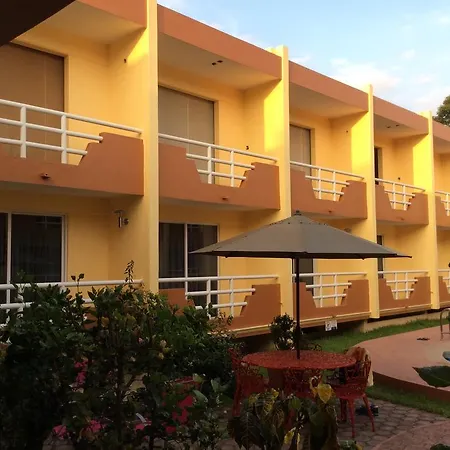 Hotel La Media Luna Inn-2