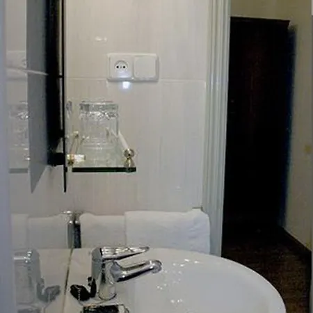 Hostal Delfina-3
