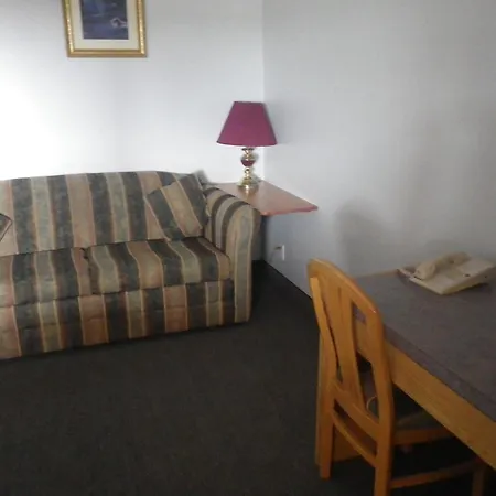 Alcan Motor Inn-2
