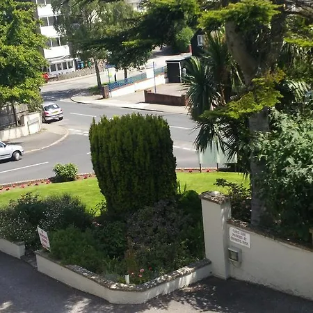 Churston Way Lodge Guest House-2