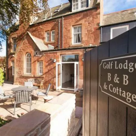 Golf Lodge Bed & Breakfast-2