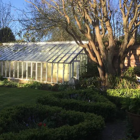 St Benedict - Victorian Bed And Breakfast-2