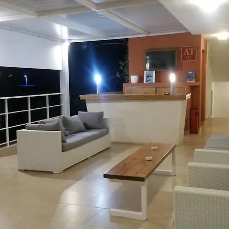 Apartamentos Vista al Puerto-3
