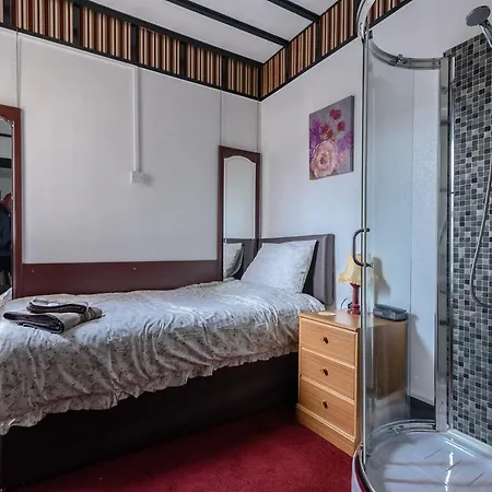 Happy Days Guesthouse-2
