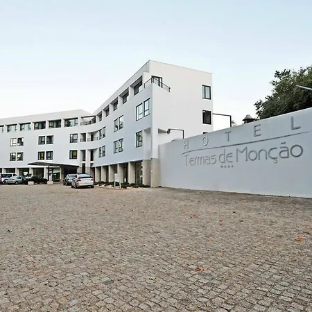 Hotel Bienestar Termas De Moncao-3