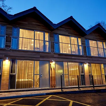 The Boathouse Inn & Riverside Rooms-2