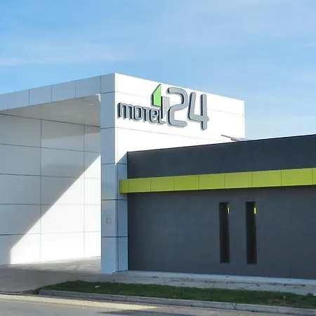 Motel 24-3
