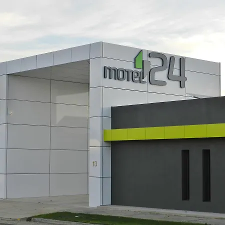 Motel 24-2