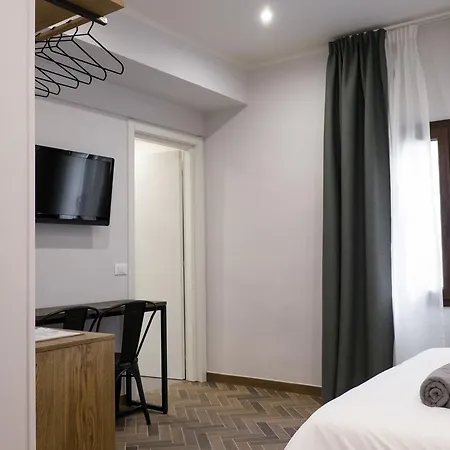 The Gallery 42 Guest House-3
