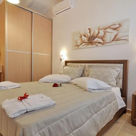 Mazis Apartments-3
