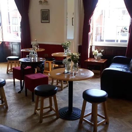 The Londesborough Arms Bar With En-Suite Rooms-3