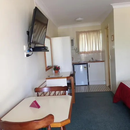 Country Rose Motel Warwick-2