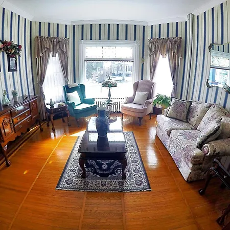 Blue Gables Bed And Breakfast-3
