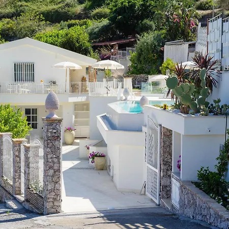 Sciccosa Guest House-3