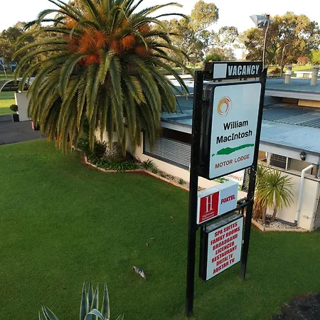 William Macintosh Motor Lodge-3
