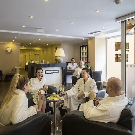 Wellness Hotel GREEN PARADISE-2