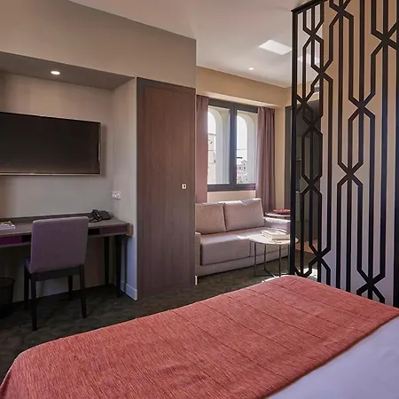 M Suite Hotel-2
