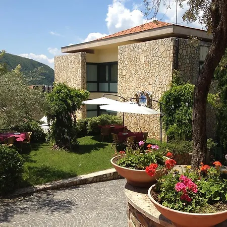 Solofra Palace Hotel & Resort-3