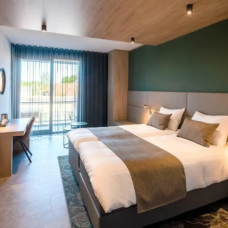 Hotel 46-3